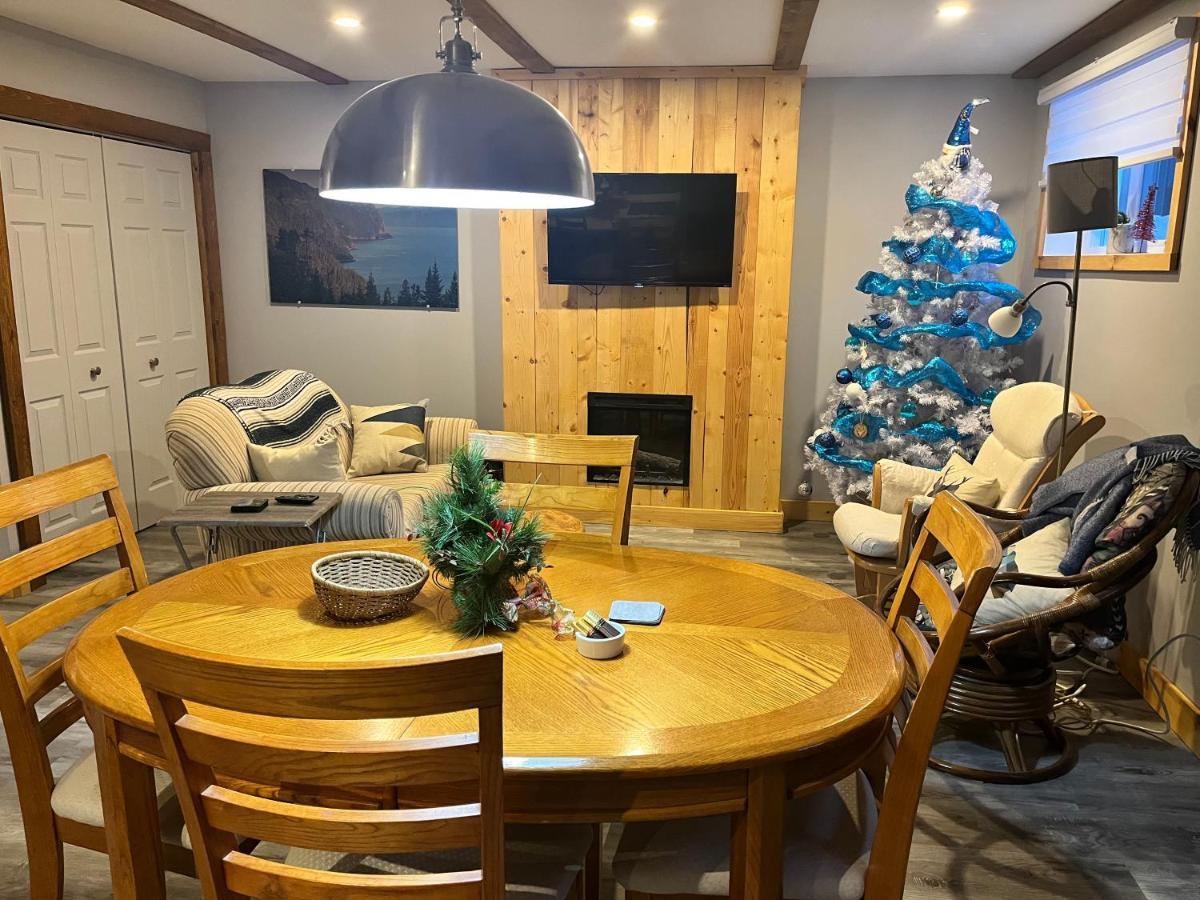 Appartement Mont Edouard, Hebergement Paisible A La Montagne LʼAnse-Saint-Jean Buitenkant foto
